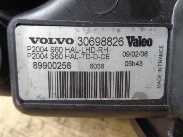 PHARE DROIT VOLVO - Vue 2